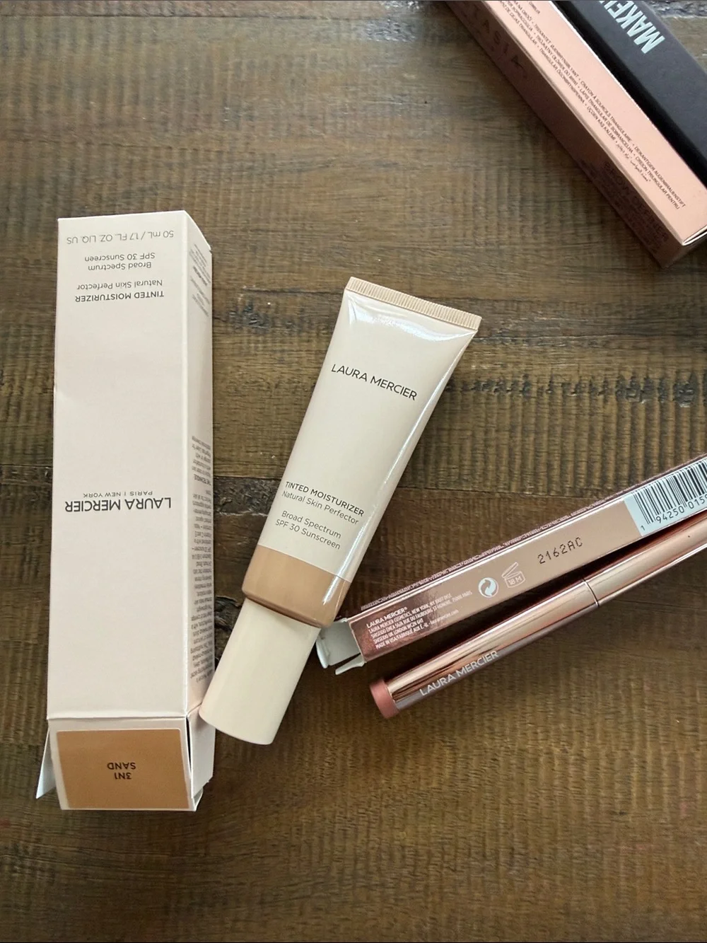 Make up lot - Laura Mercier + Makeup by Mario
